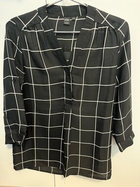 Icone Black & White Windowpane V-Neck Blouse